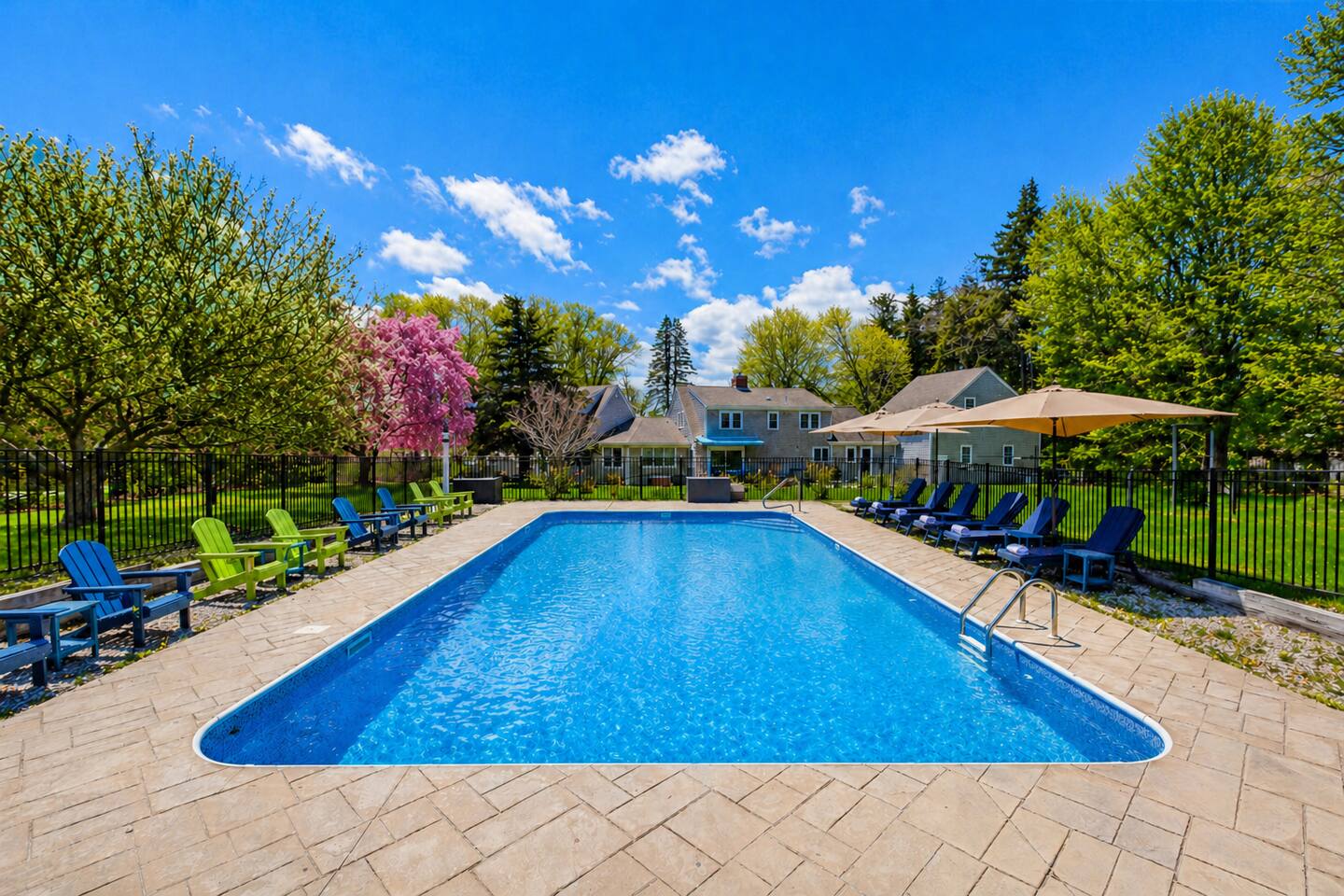 NEW-Heated Pool, 1.5 miles to Beach, Stunning Home
