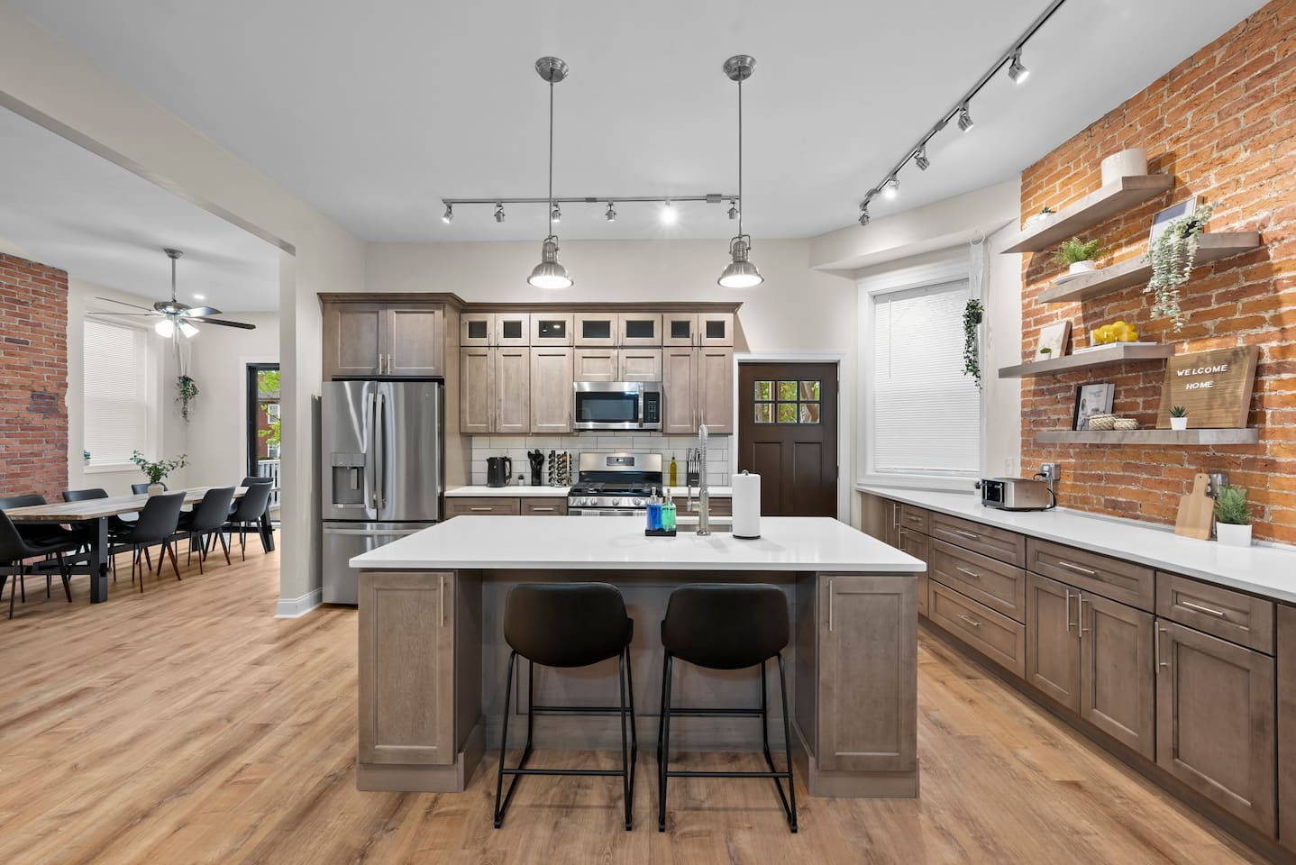6BR Group Retreat w/ BBQ, Game Room, and Parking