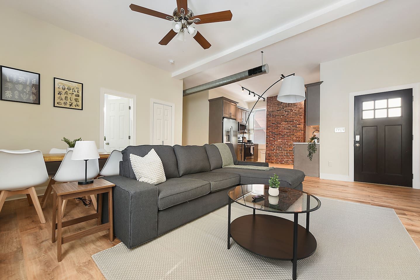 Stylish 3BR w/ Free Parking Near Shopping & Dining