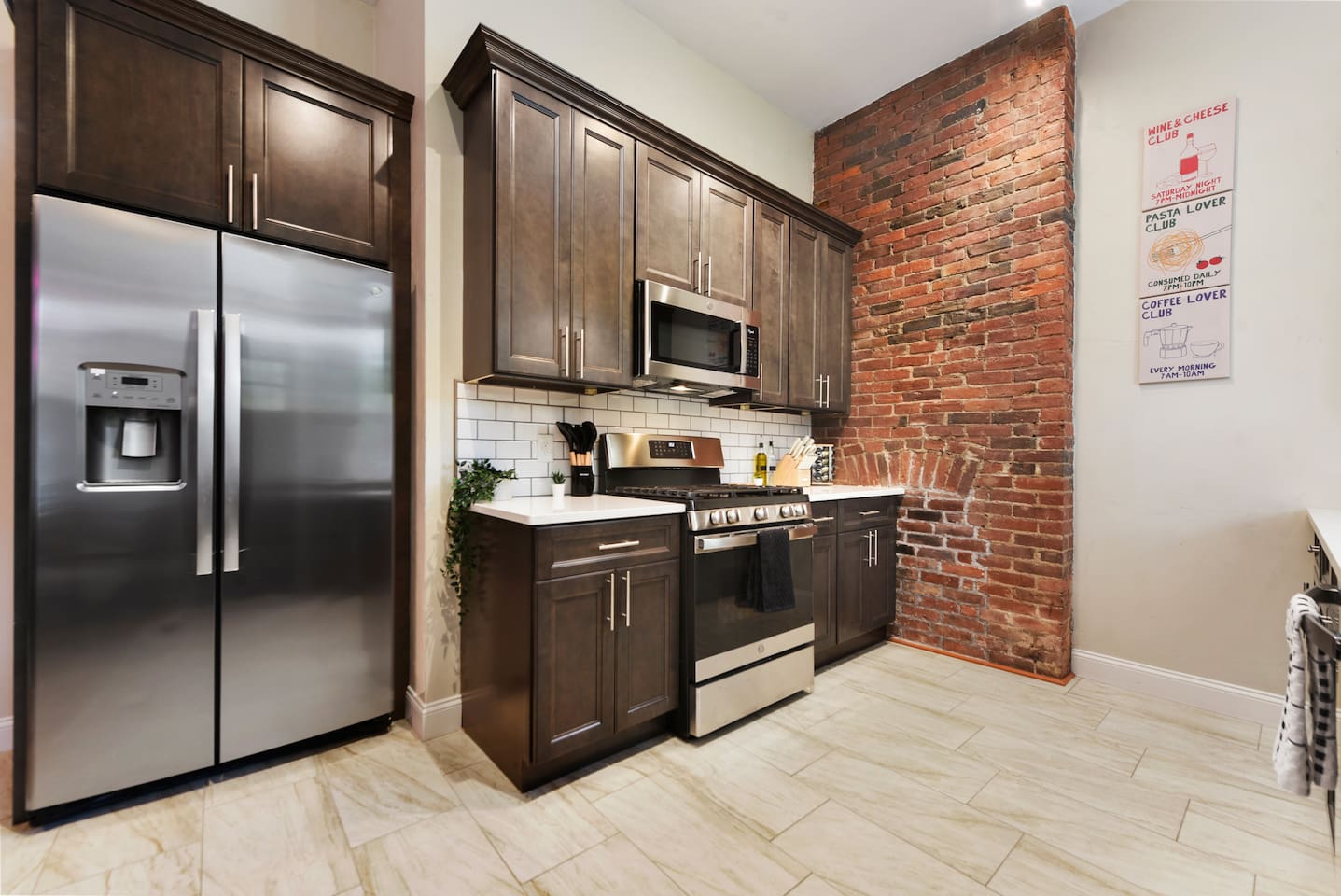 Stylish 3BR w/ Free Parking Near Dining & Shopping