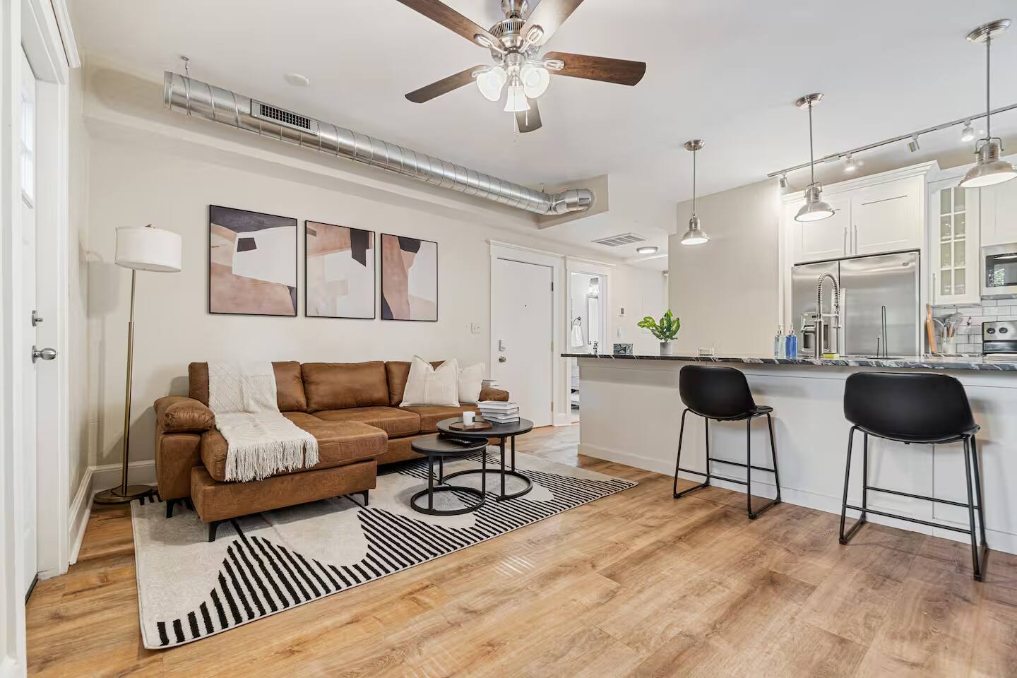 Modern Apt w/ Netflix Near Downtown & UPMC