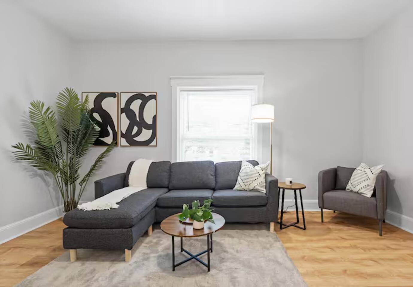Modern Apt w/Netflix-Close to Dining, Shopping