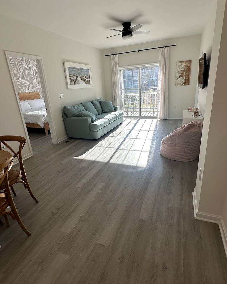 2BR Coastal Oasis w/ Pool. Spacious. Newly updated photo 2