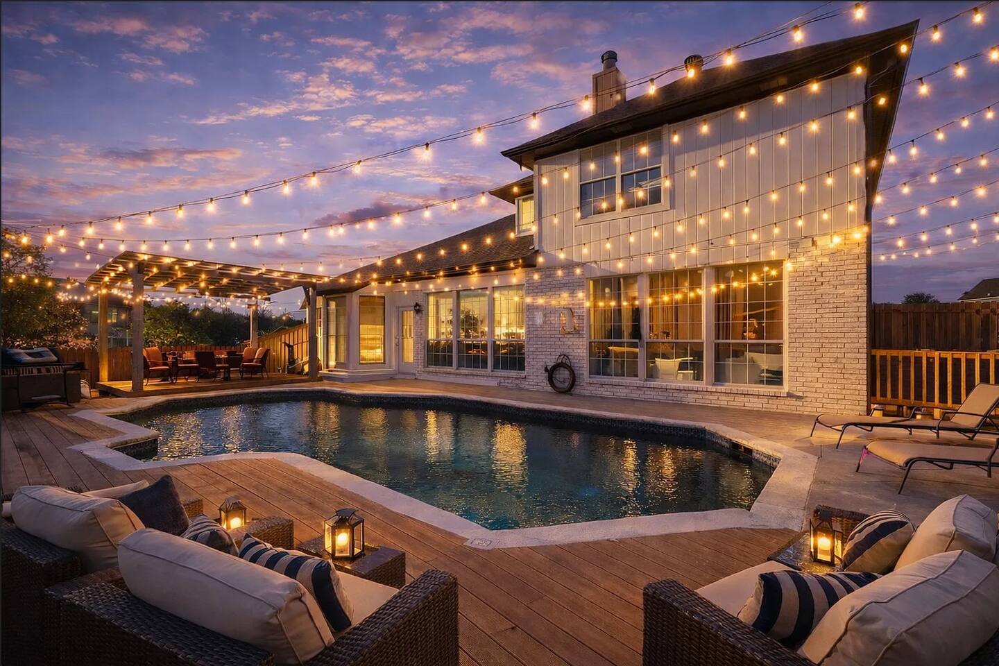 5BR Spacious Family Home w/ Pool, Game Room & more