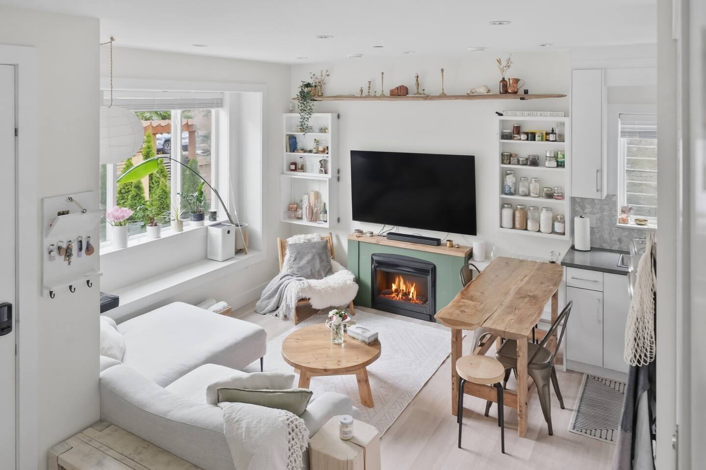 Bright 3BR/2.5BA House w/ AC & Private Garden