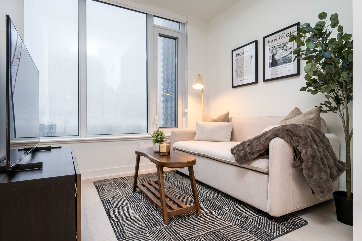 Luxury 1BR Apartment in Heart of Yorkville