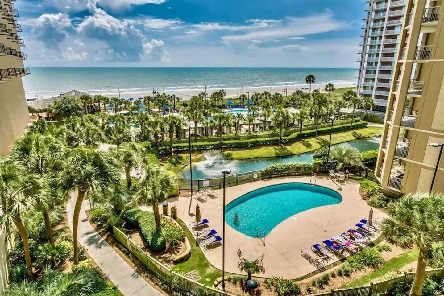 2BR Royale Palms Unit 1104 - Pool Passes Included!
