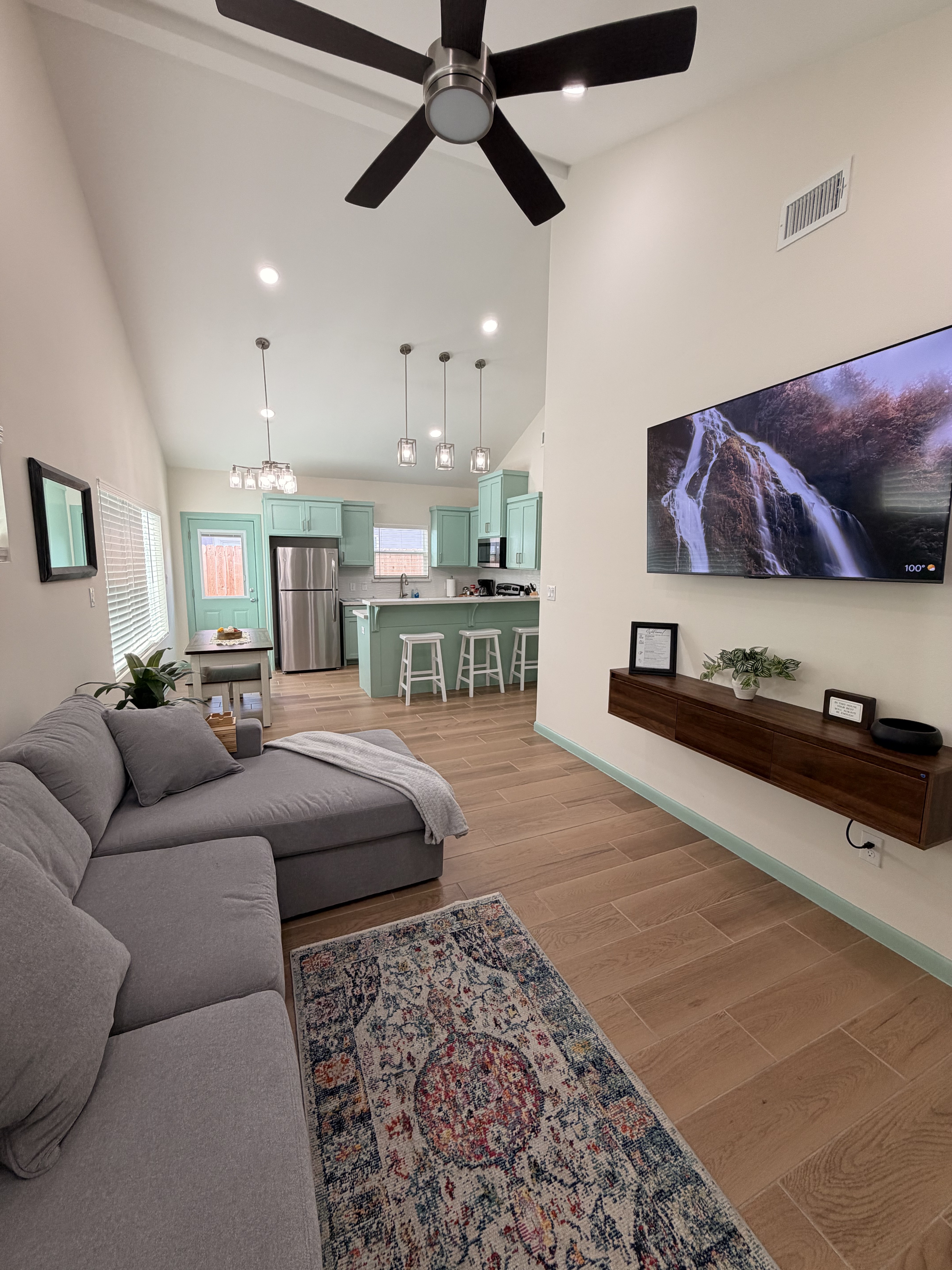 New Modern 2BR | EV | Wi-Fi | Heart of Mcallen