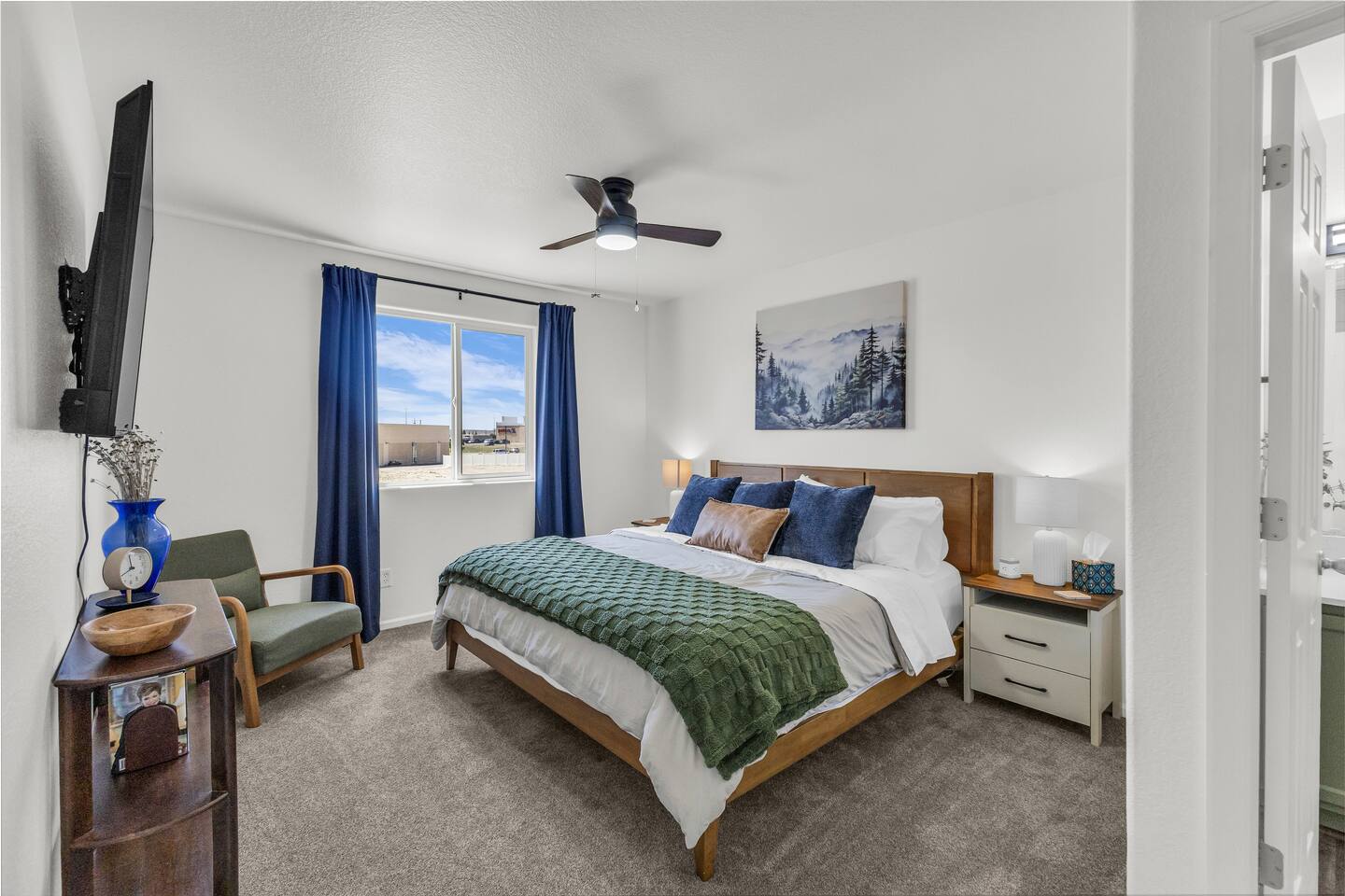 One bedroom but entire house-great for 1-2 people!