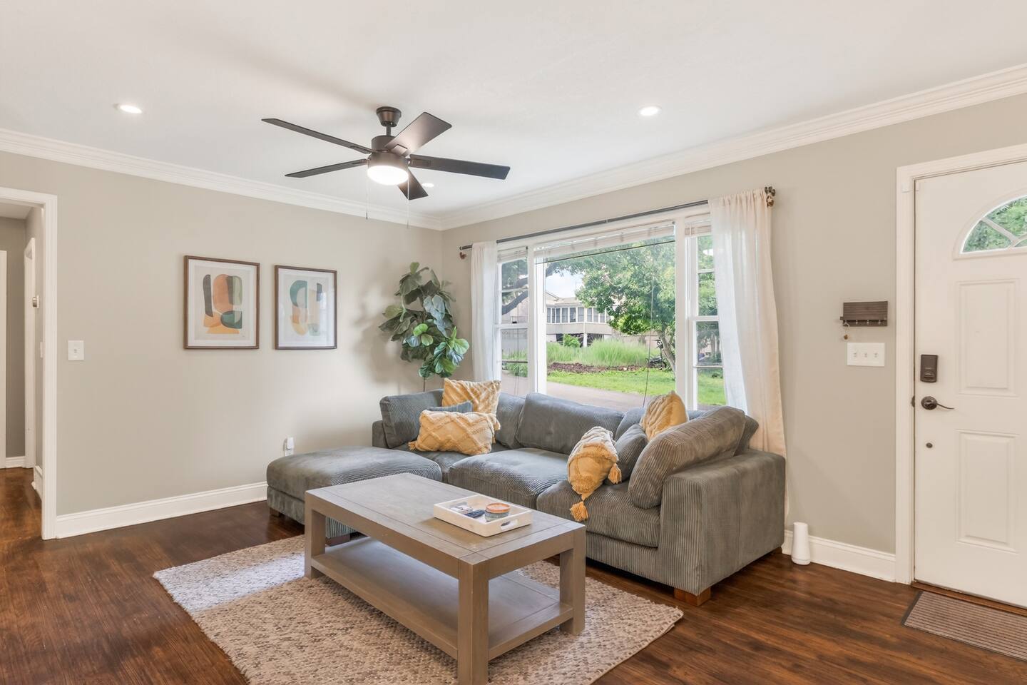 KC Family Home | Near Plaza, Downtown| Long Stays
