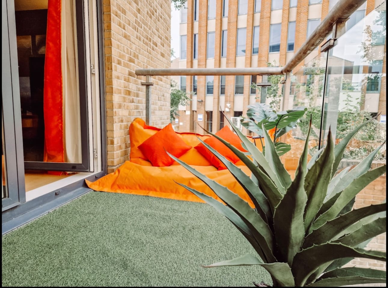 Bedroom of London Bridge serviced apartment SE1