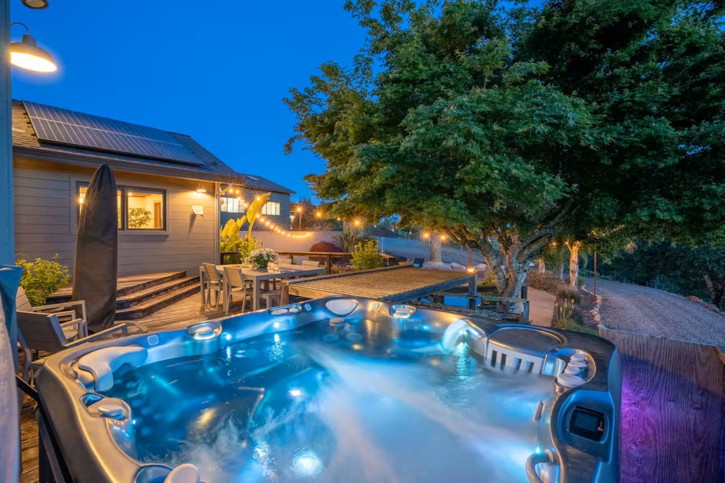 As the stars come out, enjoy the quiet beauty of the canyon and vineyard views from your cozy hot tub.
