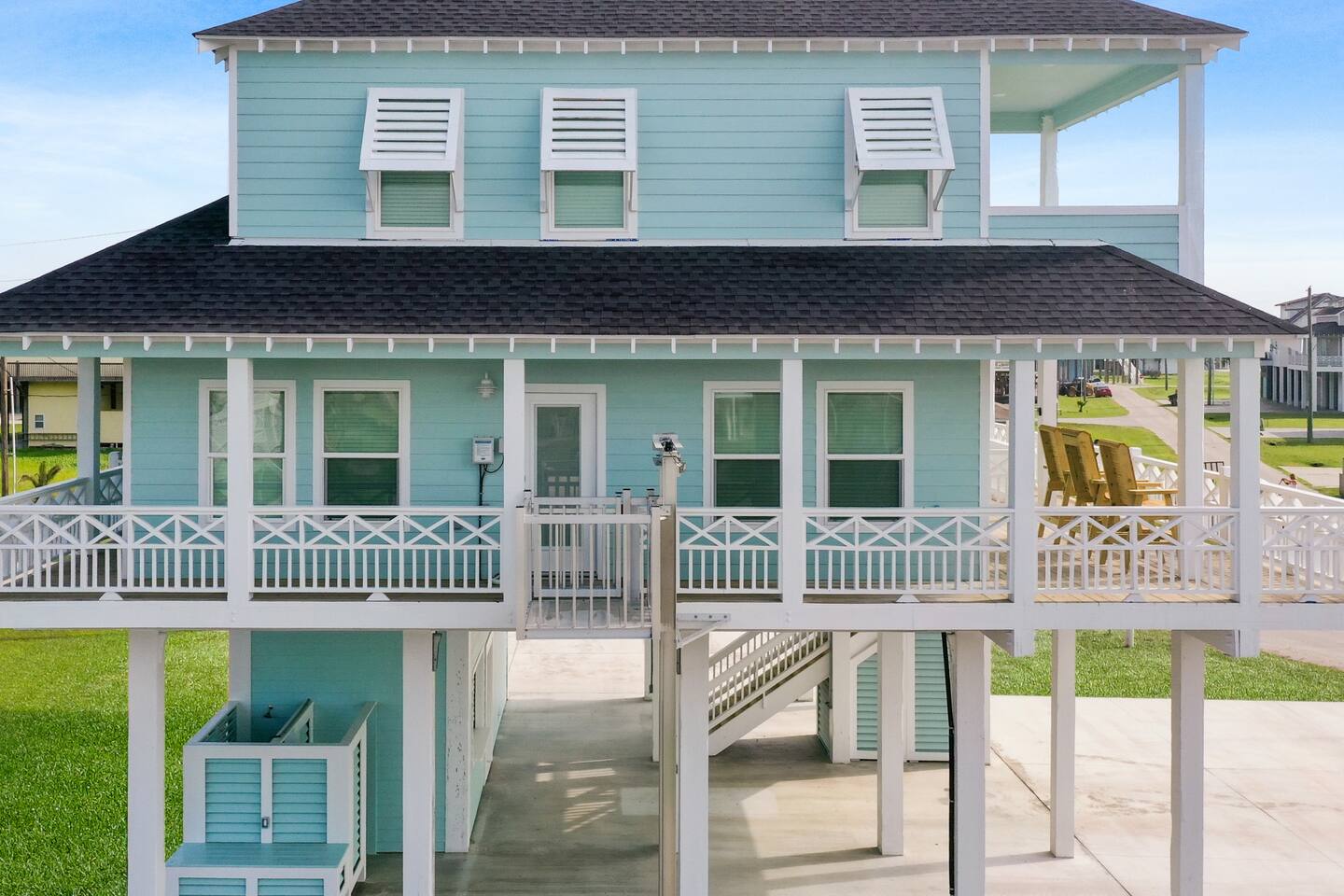 Exterior with wraparound porch