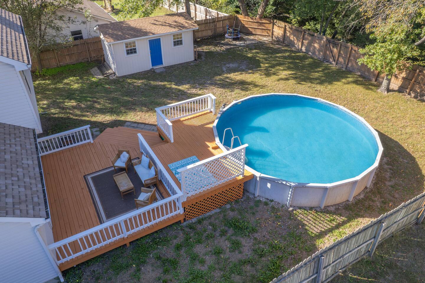 Logan Lodge: *Pool House* 4 Bedrooms 3 Bathrooms