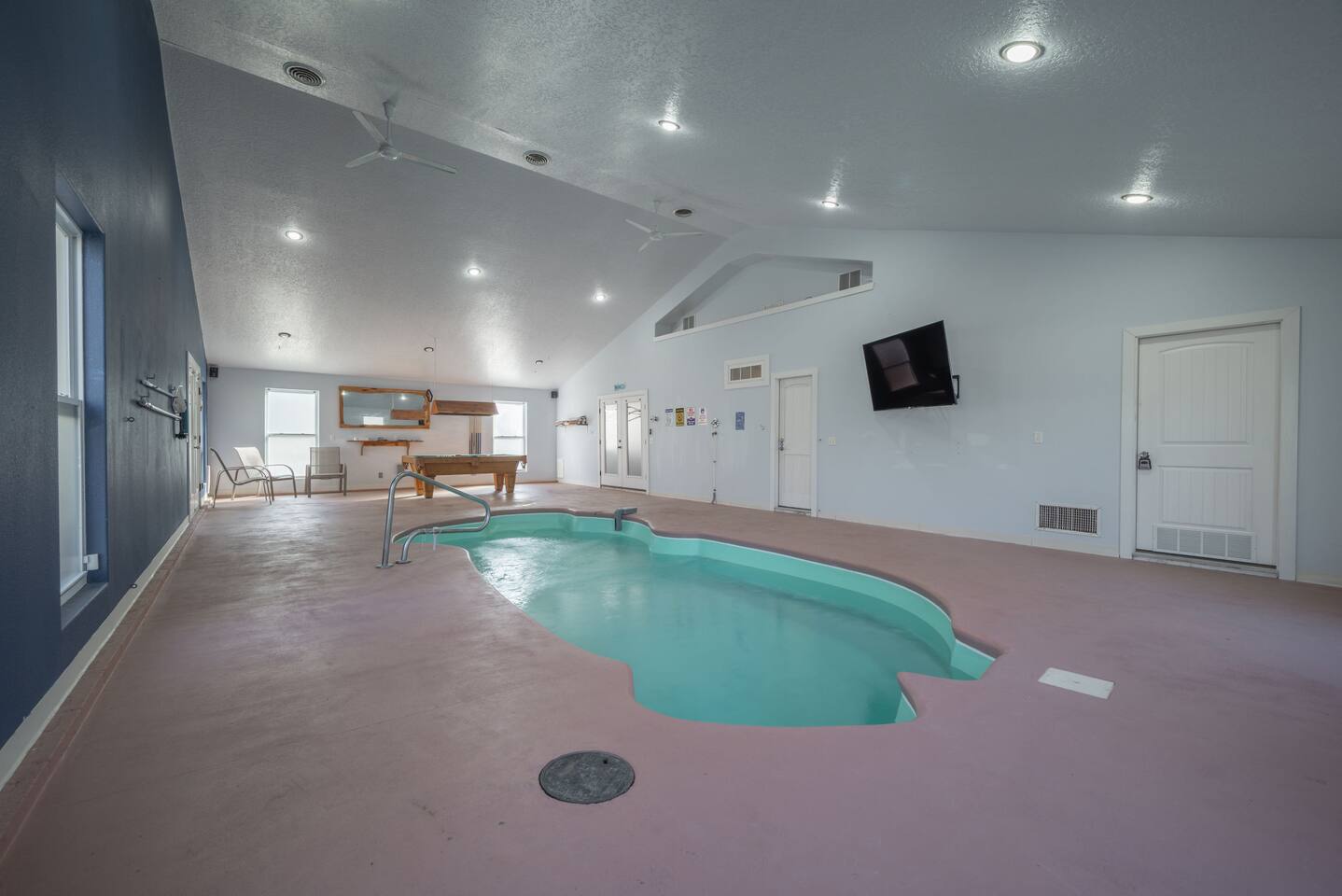 Indoor Pool in Central Joplin!