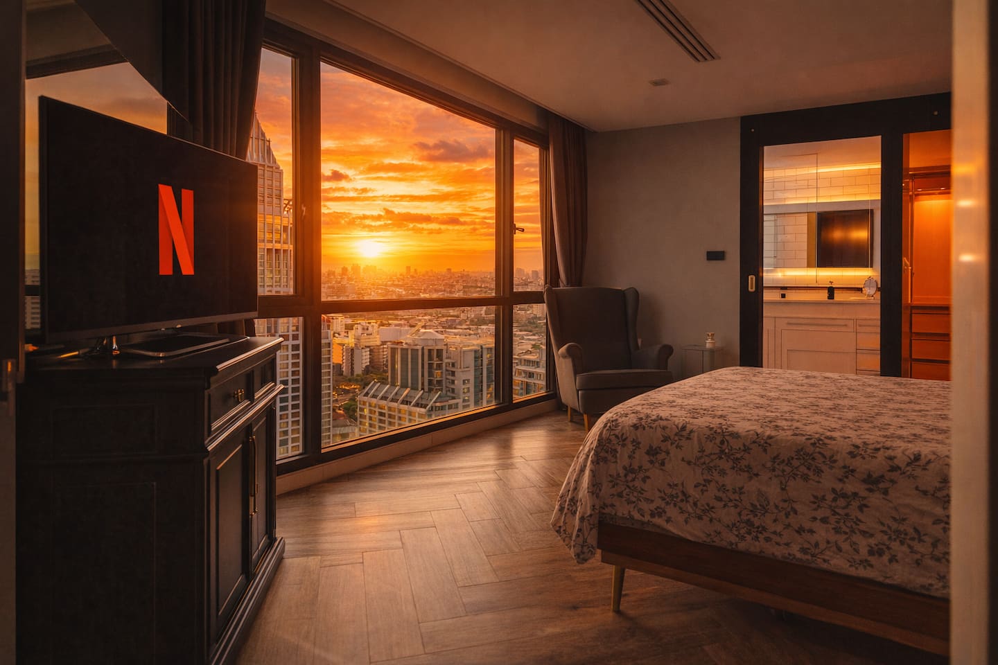 Penthouse KingBed: 5minBTS Balcony 1GbWiFi