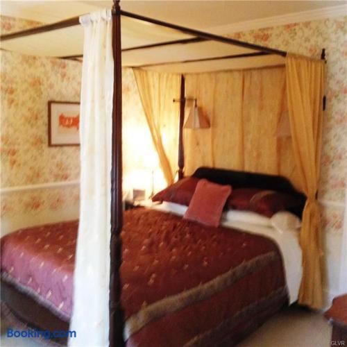 Devon Room - Hillcrest Bed and Breakfast