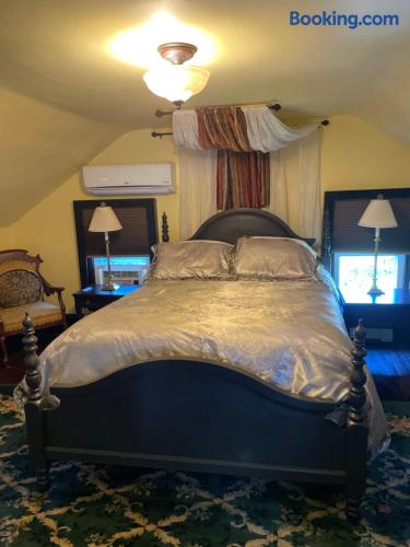 Cheshire Room - Hillcrest Bed and Breakfast