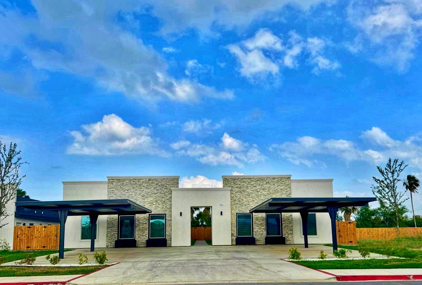 The Pearl Suite – Great location!