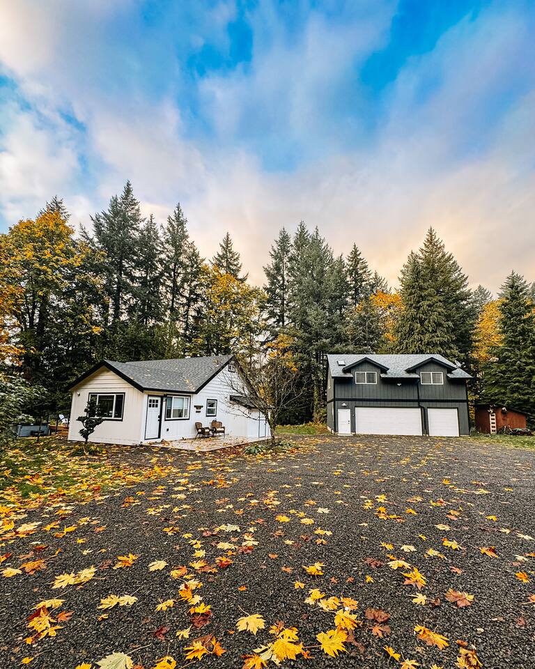 Mt. Hood Getaway | Sleeps 12 | 2 Homes + Hot Tub