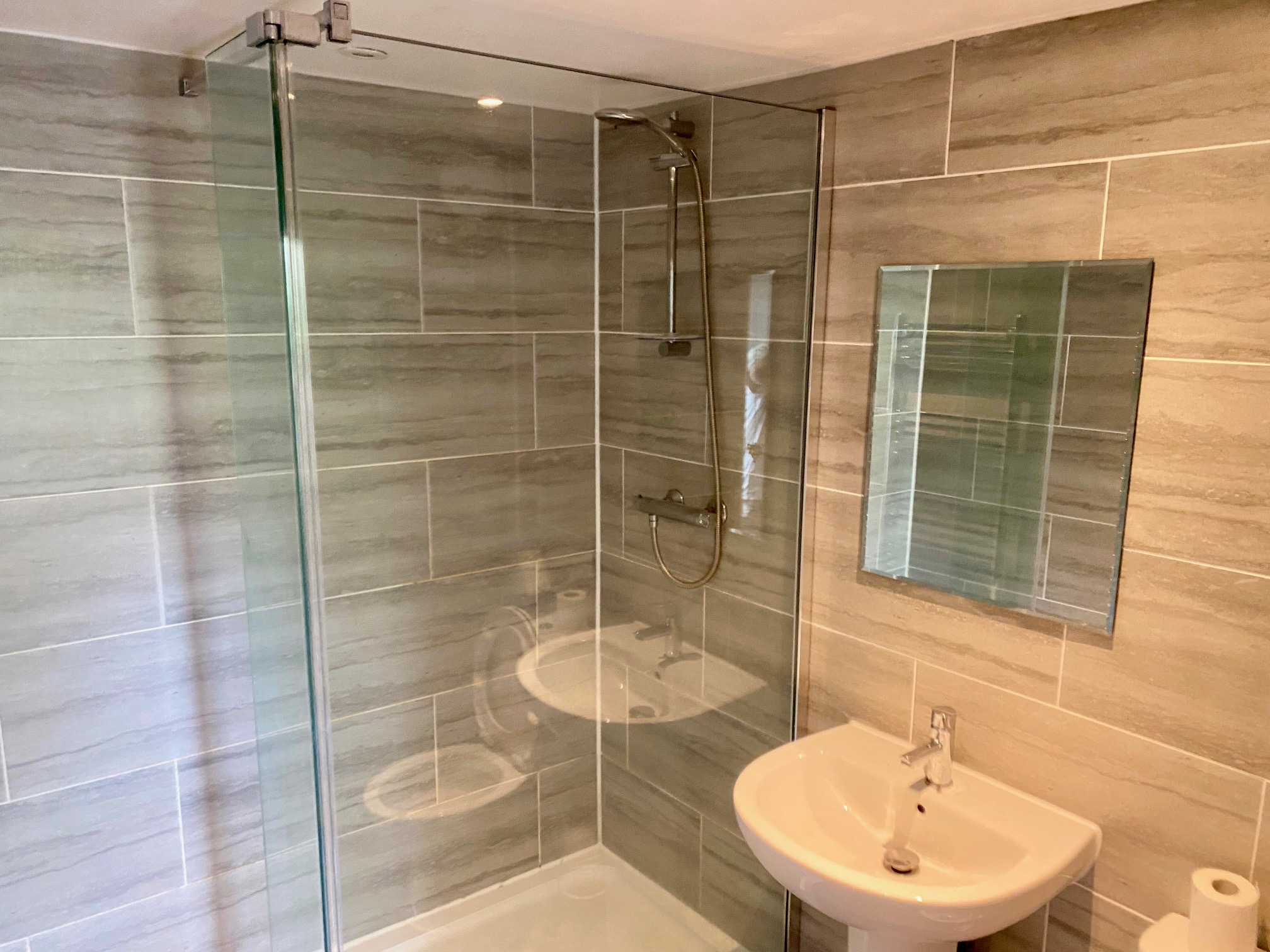 Room 5 min to Wonford Hospital Shared Bathroom 002