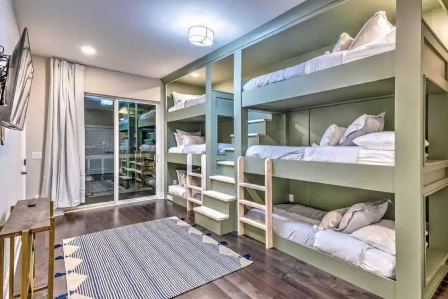 Luxury Home w/ 13 Beds, Rooftop & View! Sleeps 18!