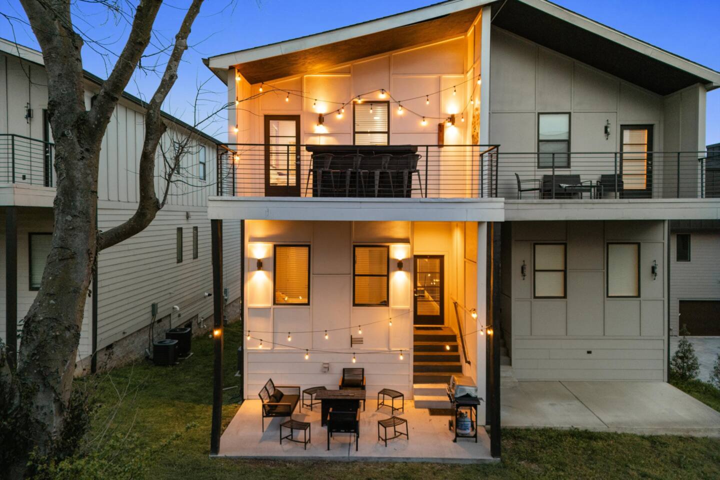 Sleeps 16! Rooftop Bar +Firepit, 8 min to Broadway