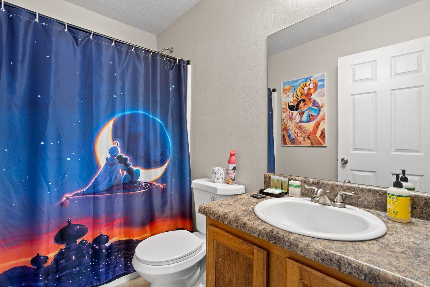 Aladdin Themed Condo Near Base and the Beach