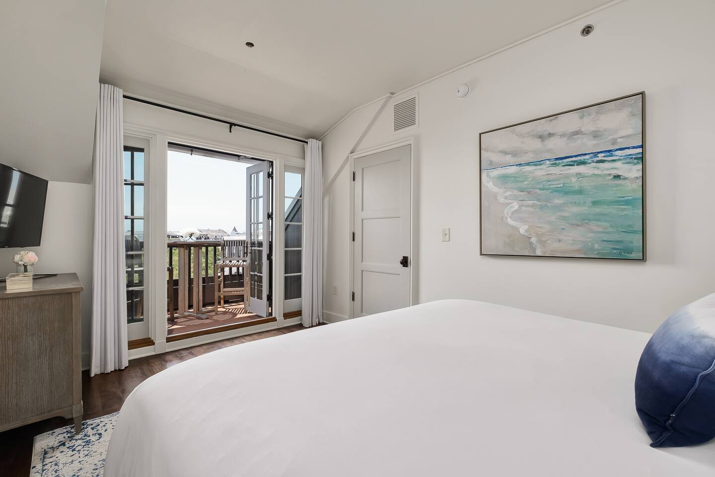 Another view of the primary bedroom