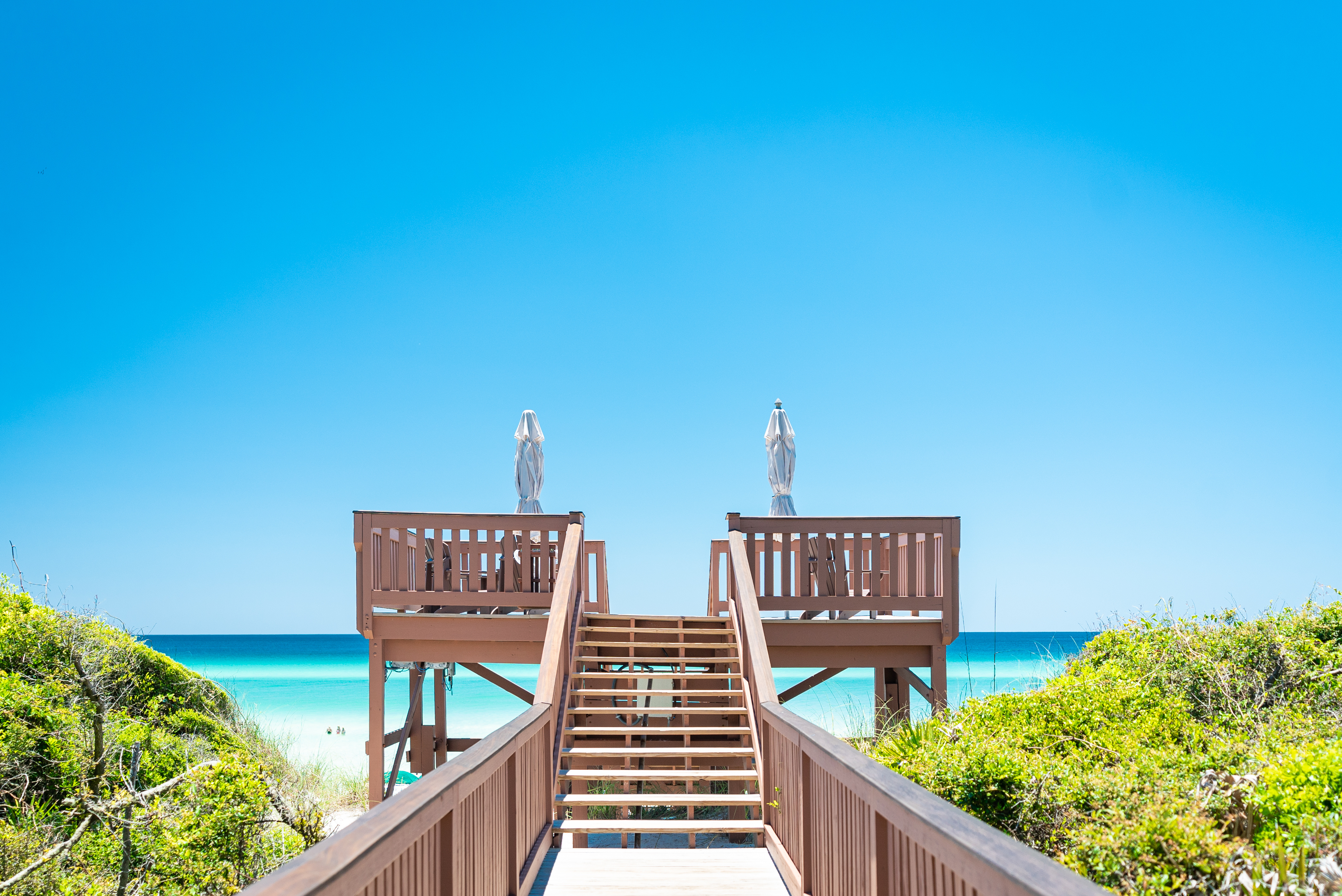 Private beach access and use included.  Use all the gated walkovers in Rosemary Beach!