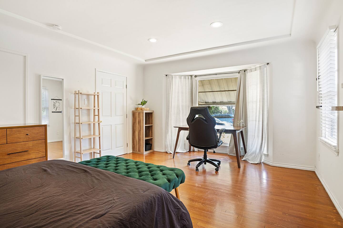 Quiet Room, Patio, Free Parking