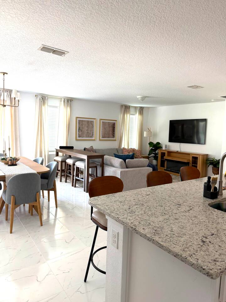 Jax Waterfront Retreat at Winchester Ridge