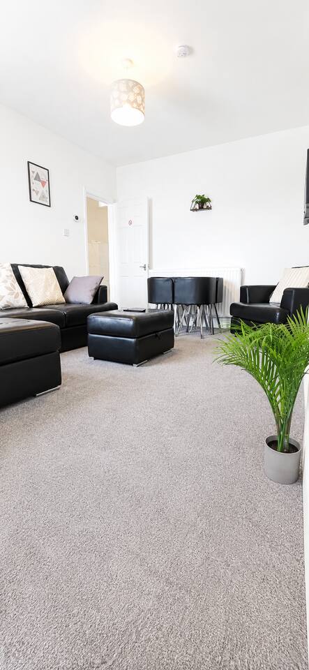 Gateshead Urban 3 Bed Home Sleeps 7, Free Parking