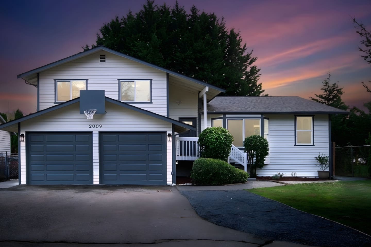 Luxury 4BR house Huge Yard, Theater & Pet friendly