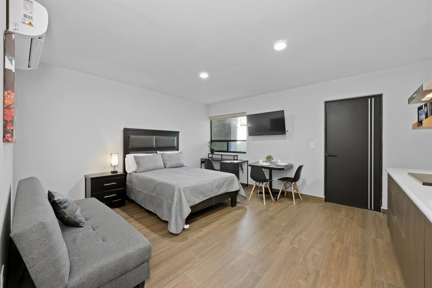 Stylish Loft in Zona Tec | Alberca + Parilla