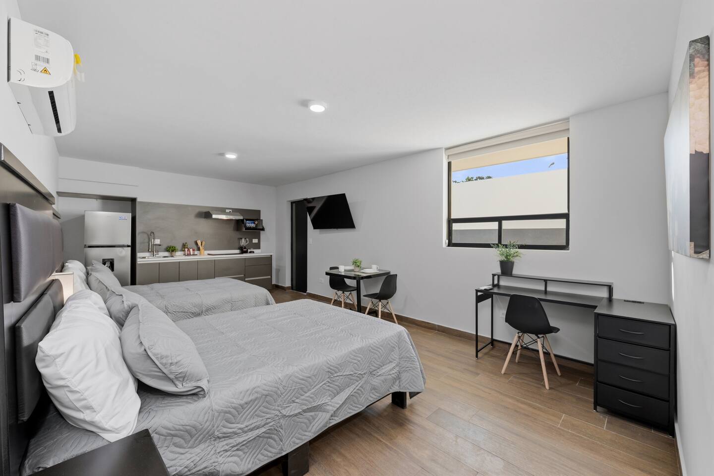 Moderno y Amplio Loft | 2 Queens | Zona Tec