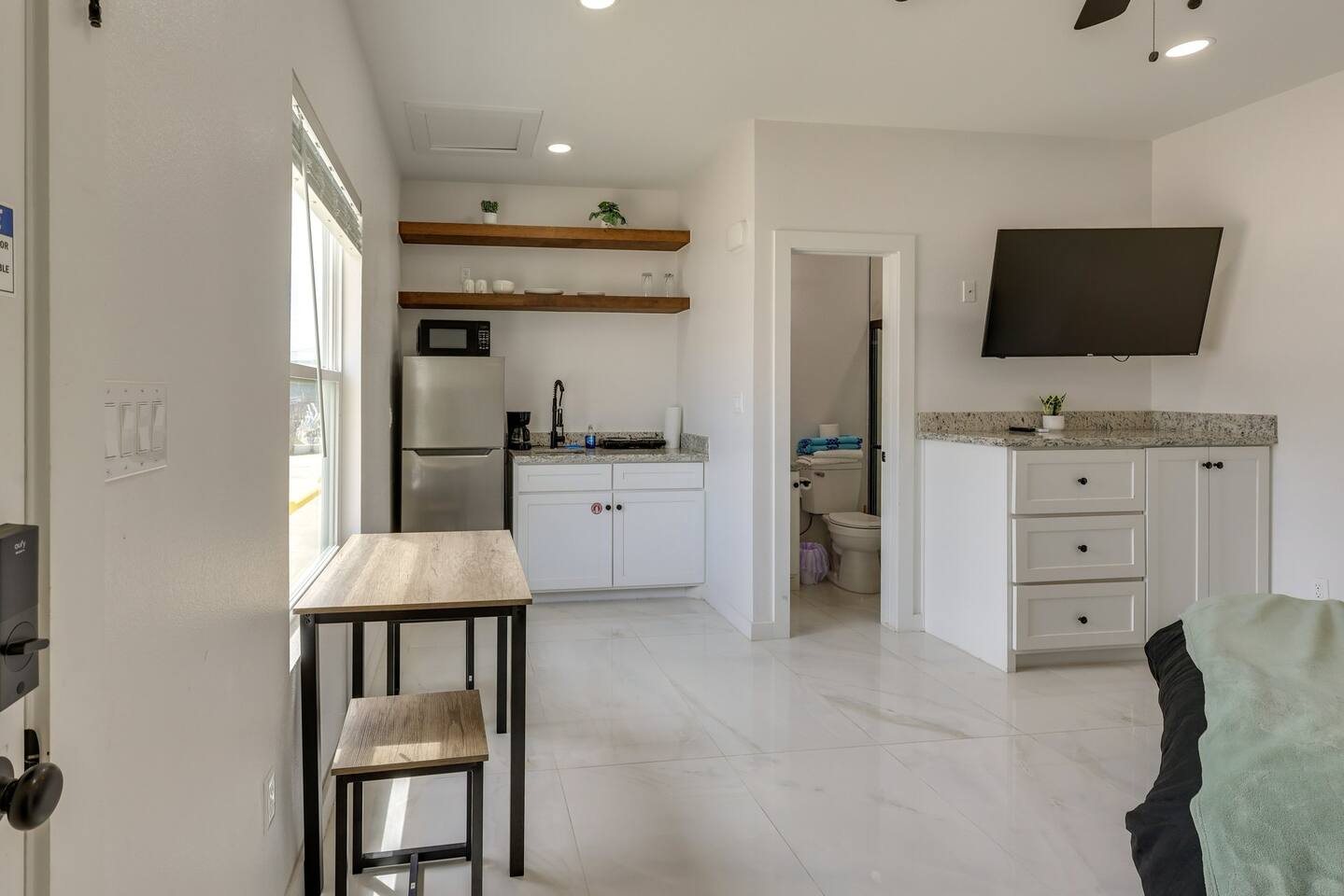 Modern South Padre Studio #4 - Blocks to Gulf/Pool - Apartment