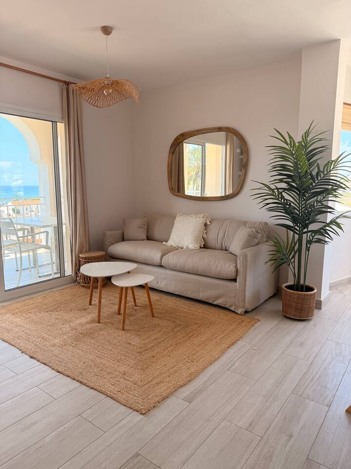 Warm&Stylish 2-Bed | Pool, OceanViews&Free Parking