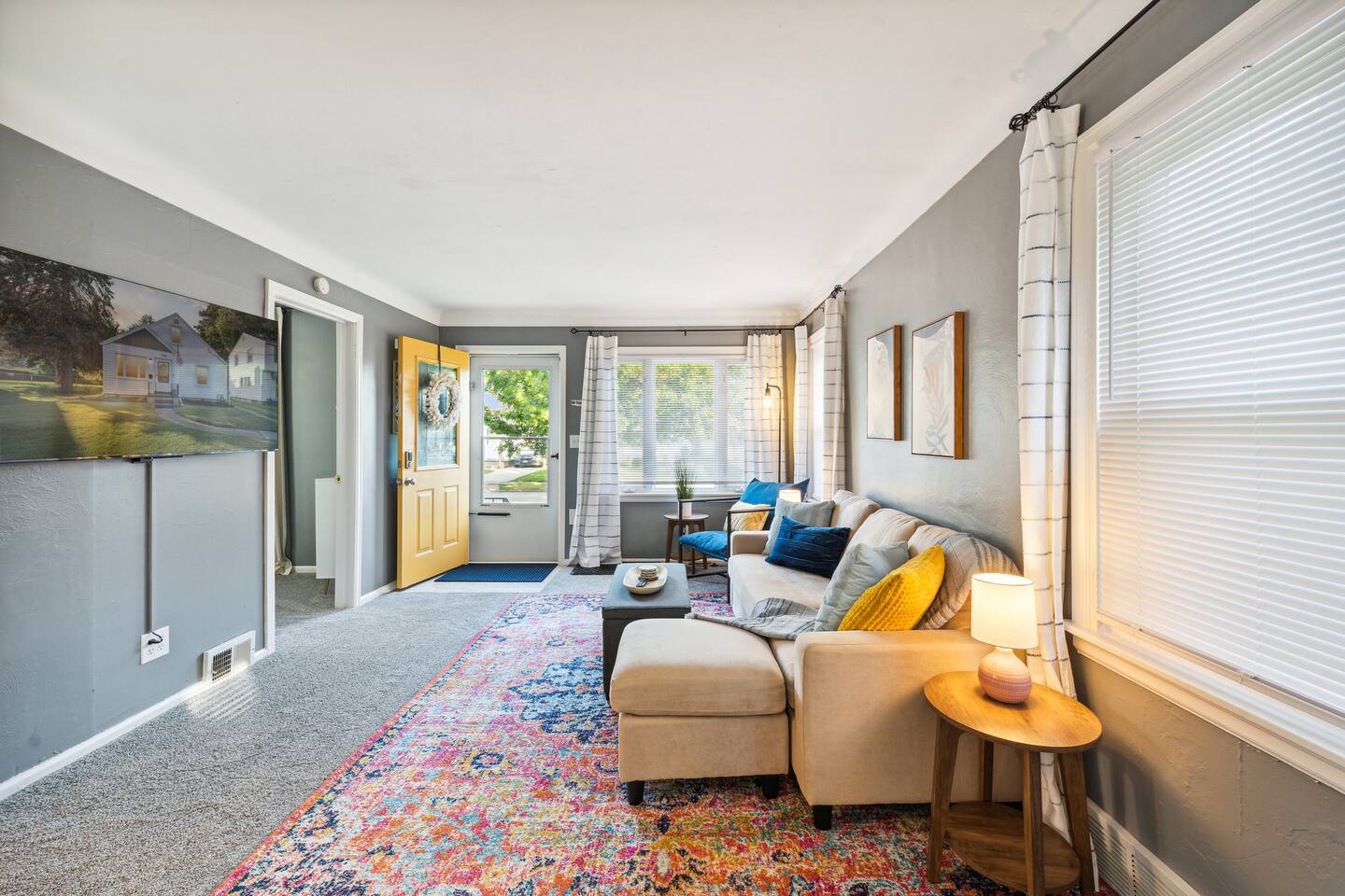 Cheerful & Clean 2br by TCC & Zoo! Fenced yard!