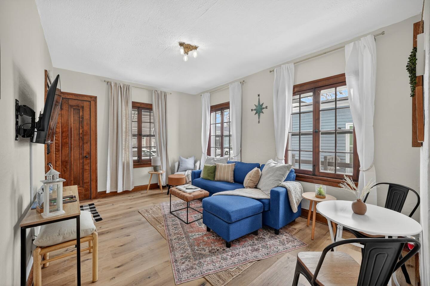 1br apt- heart of Uptown Maumee w/ fiber WiFi! #1