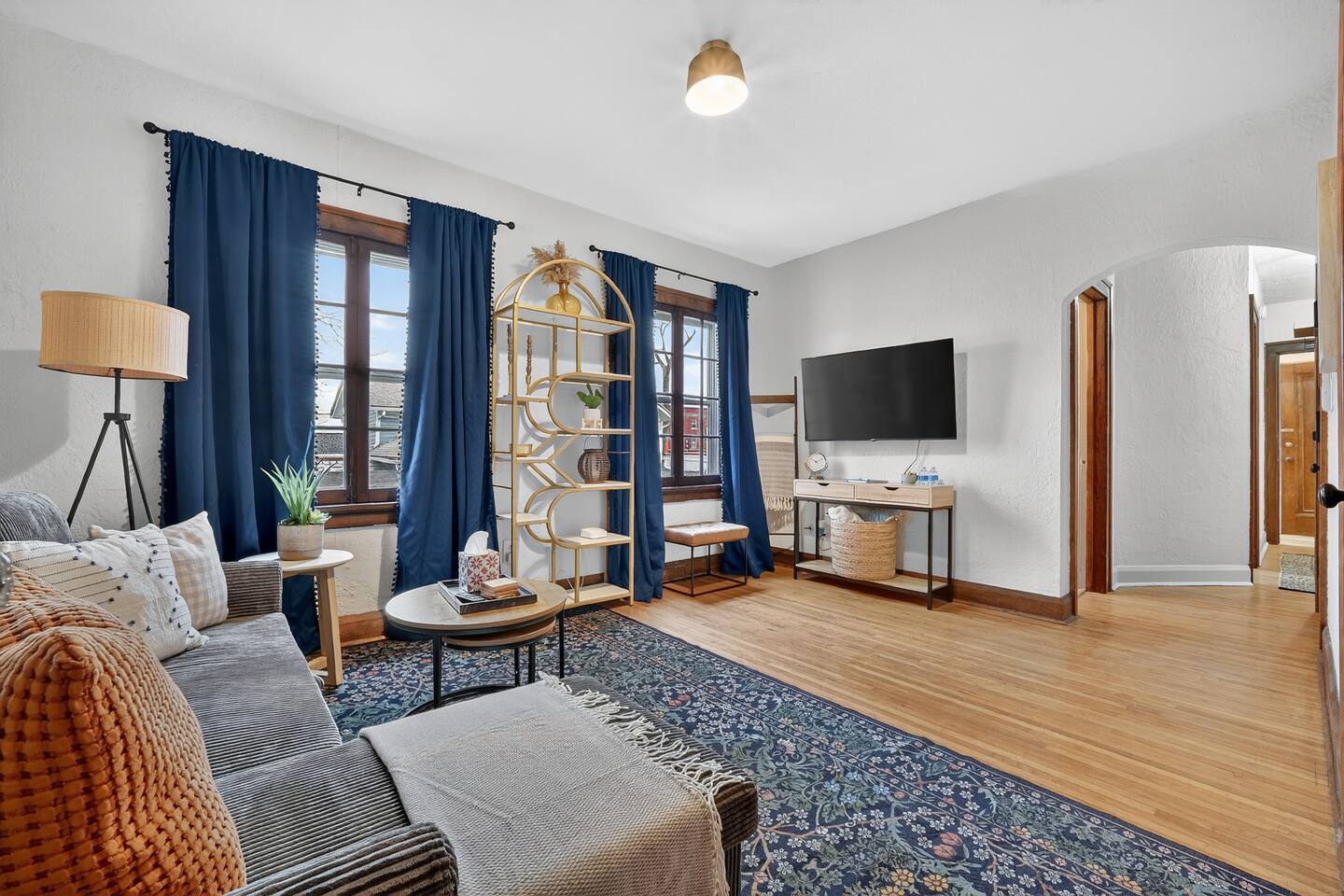 1br apt- heart of Uptown Maumee w/ fiber WiFi! #4