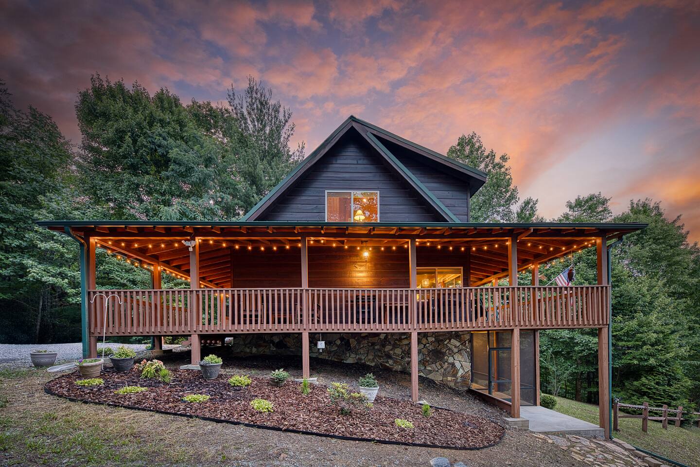 Raven's Nest | Blue Ridge Mountain Cabin with Hot Tub, Movie Theater & Sunrise Views