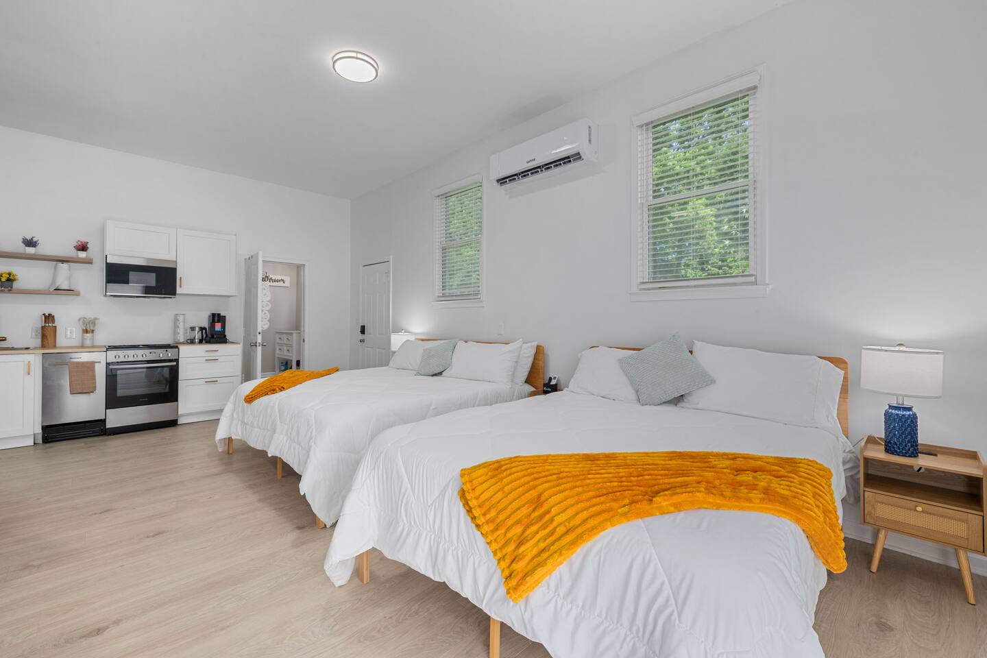 Garage Studio King + Queen Studio | Private Patio
