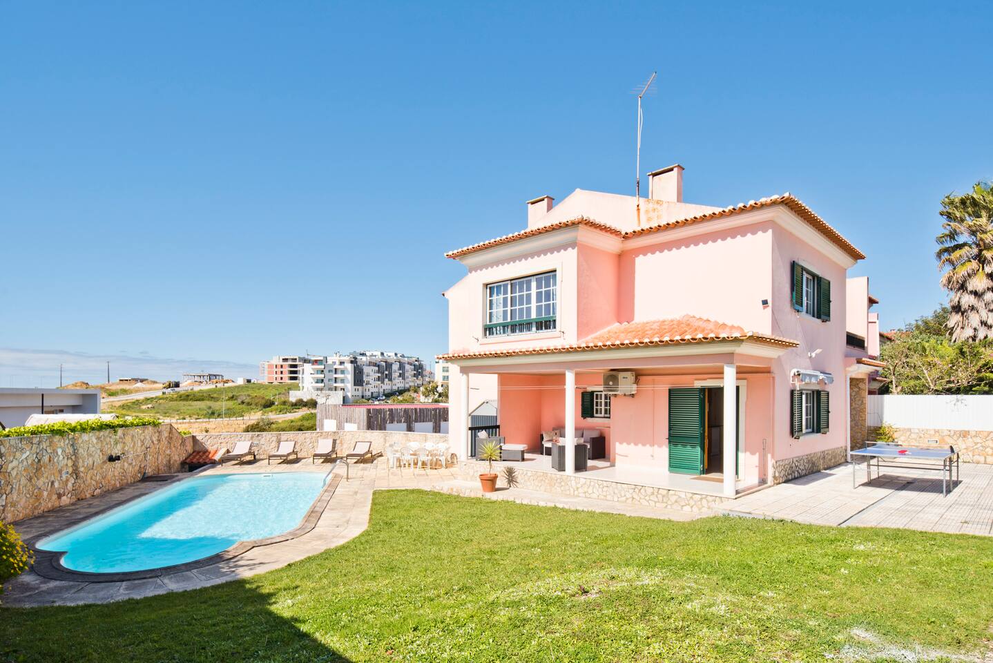 VILLA PINK FLAMINGO - An effortless family escape in Ericeira