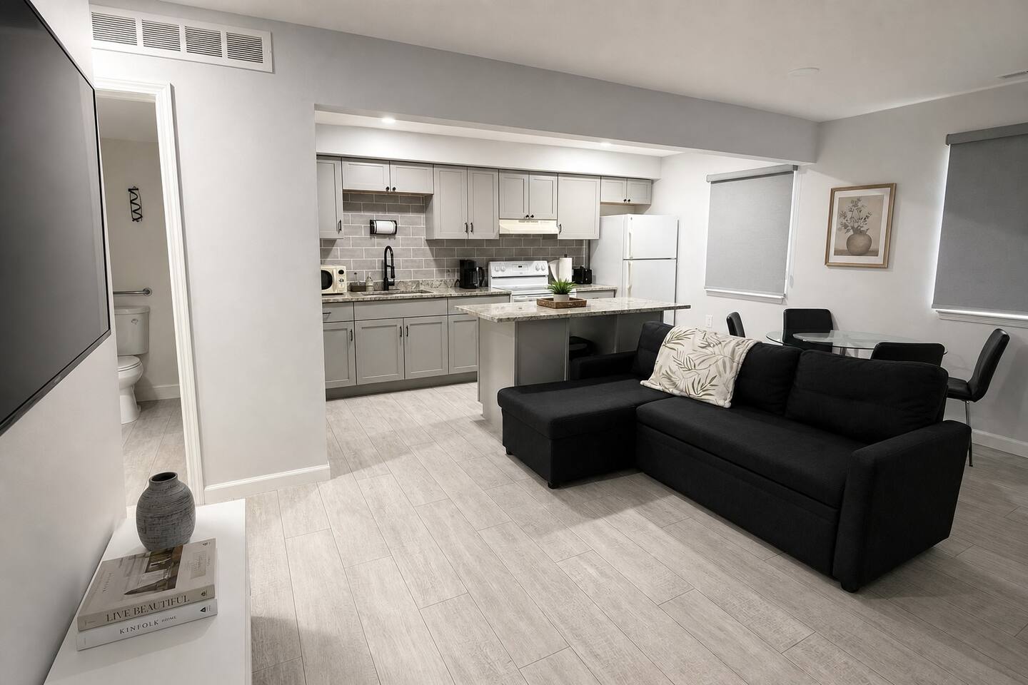 Cozy Haven~ Private Entrance~ Fast-WiFi Apartment