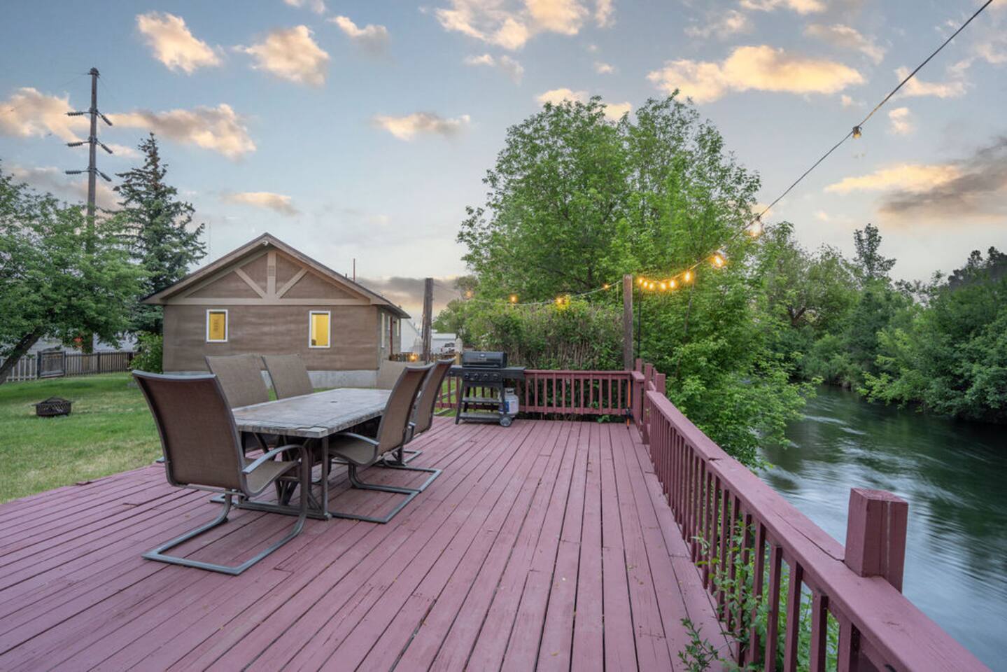 Cozy Waterfront Retreat with Hot Tub