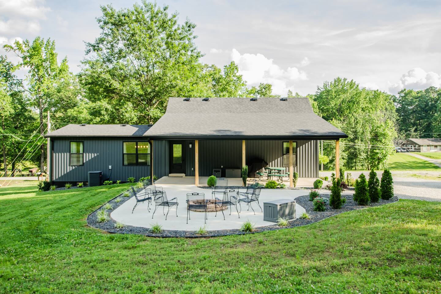 Secluded Retreat, 4 bed, Pet Friendly, Free Coffee