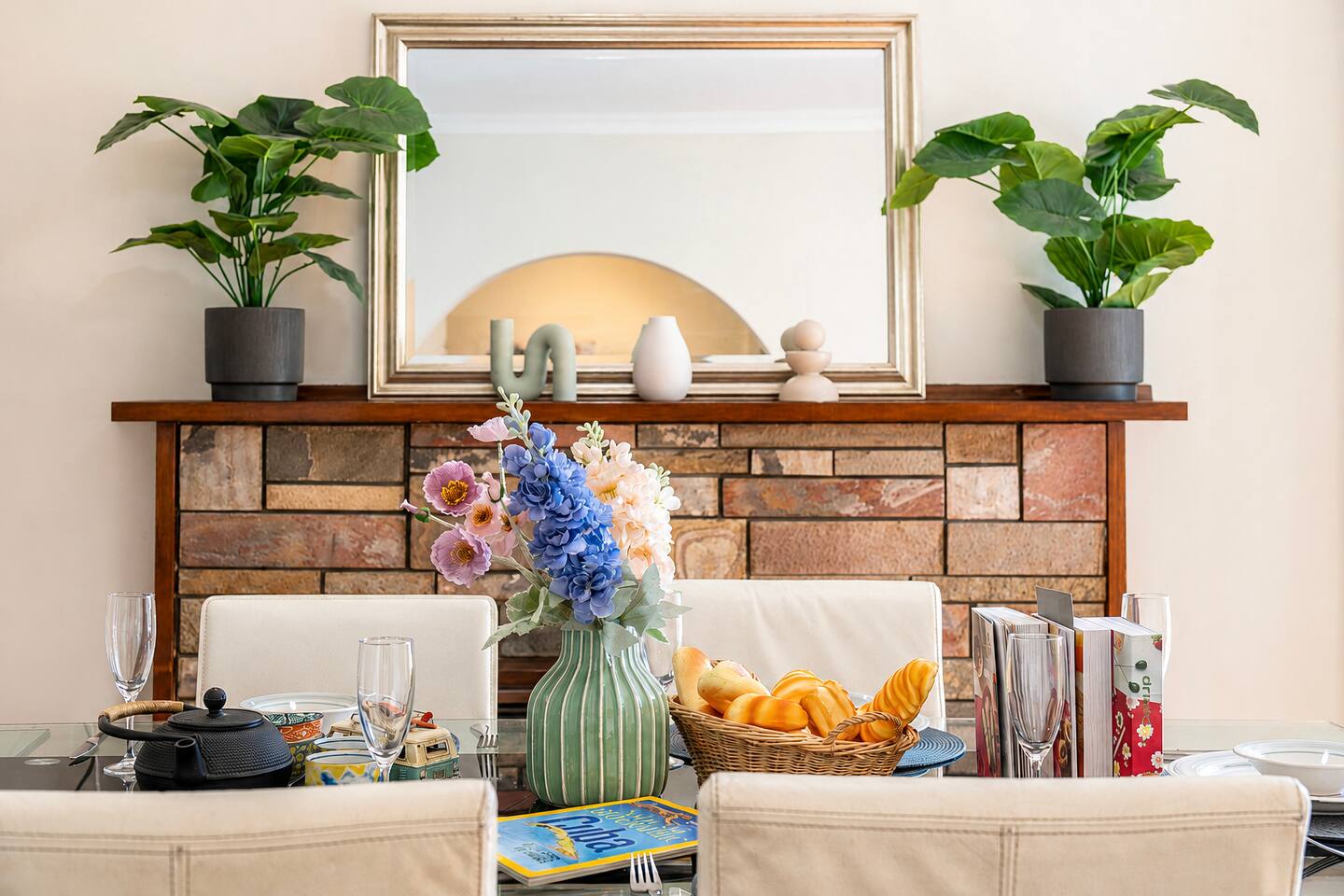 Cozy 4-Bedroom family House in Wantirna
