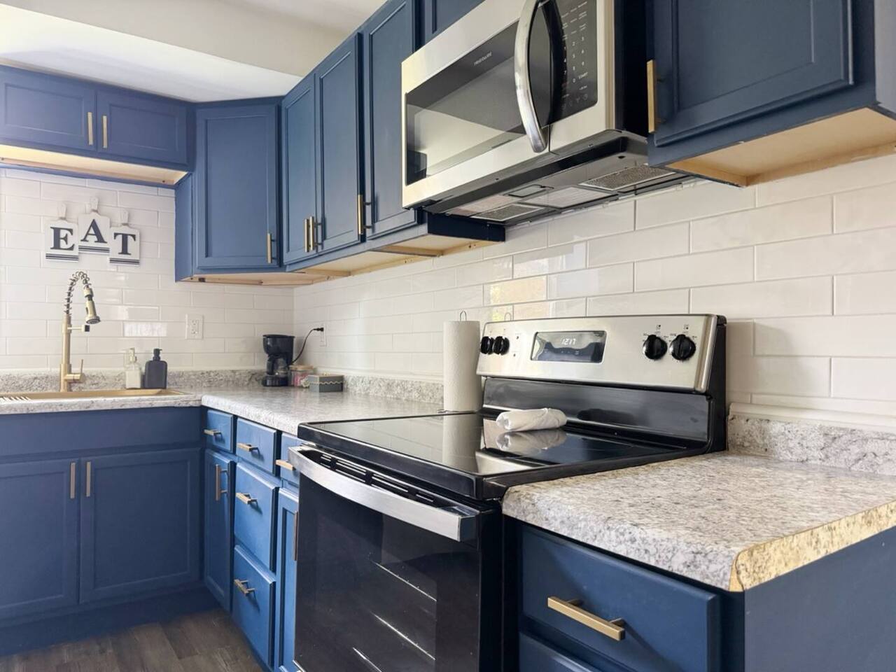 Riverside A | QUEEN 1BD/1BA Apt next to Riverfront