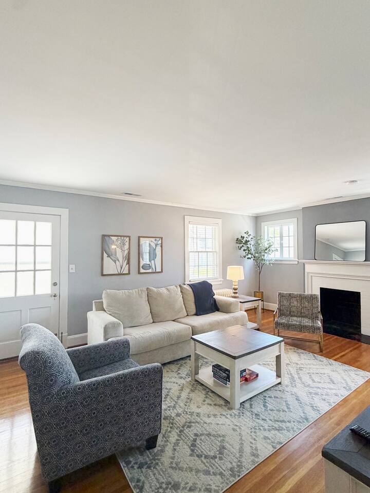 Bright & Cozy 2BR | Porch + Great Location
